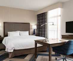 Hampton Inn and Suites La Crosse Downtown