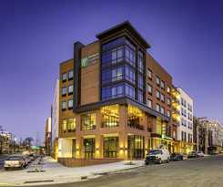 Holiday Inn Express and Suites Charlotte - South End, An Ihg