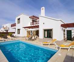 Camelot Holiday Homes by LIVVO