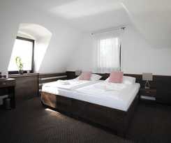 Hotel Penzi&oacute;n and Wellness Zoborsk&aacute;