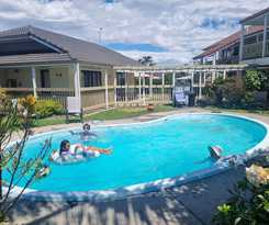 Summit Motor Lodge