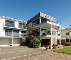 Hotel By The Bay Beachfront Apartments