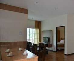 Iris House Resort
