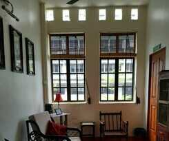 Hostel Sojourn Beds and Cafe -