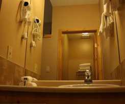 Overlander Mountain Lodge