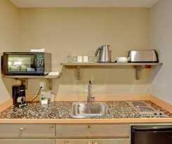 Hotel Kingfisher Oceanside Resort & Spa