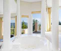Villa Eyrie Resort