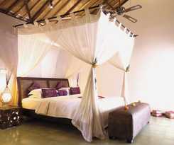 Hotel Cili Emas Oceanside Resort