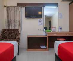Hotel Reddoorz Plus @ Grand Populer