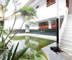 Reddoorz Plus Near Alun Alun Selatan
