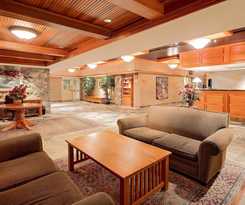 Hotel Ramada By Wyndham Pinewood Park Resort North Bay