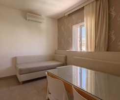 Poseidon Studios & Apartments