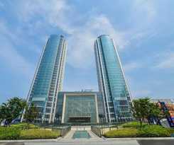 Hotel Plaza Carnival Qingdao