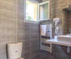  Domaine Des Pierres Dorées