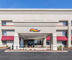 Hotel Baymont By Wyndham Detroit/roseville