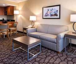 Holiday Inn & Suites Warren