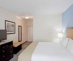 Comfort Inn and Suites Plainville-Foxboro