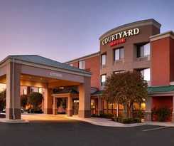 Courtyard By Marriott Kansas City Shawnee