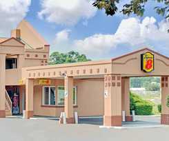 Super 8 By Wyndham Milford/new Haven