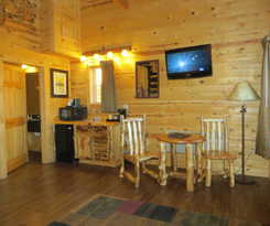 Hotel Cabins Of Mackinaw