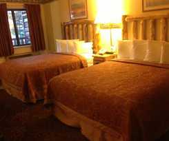 Super 8 By Wyndham Bridgeview Of Mackinaw City