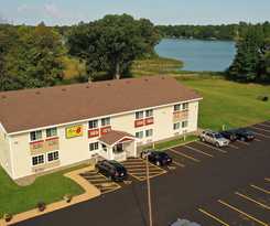 Super 8 By Wyndham Chisago City