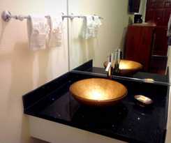Hotel America's Best Inn & Suites