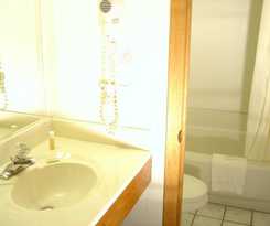 Wakota Inn And Suites