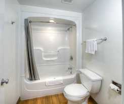 6 Niantic, Ct - New London