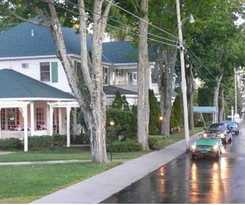 Hotel Colonial Inn In Harbor Springs