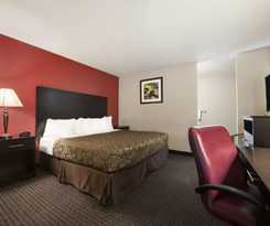 Travelodge By Wyndham Traverse City Mi
