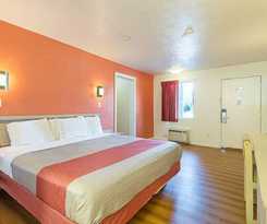 Econo Lodge Inn & Suites