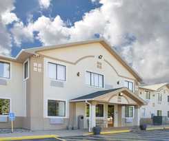 Super 8 By Wyndham Howe