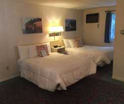 Hotel Cedar Motor Inn