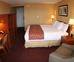 Hotel Budget Host Inn & Suites