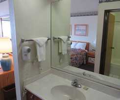 Hotel Delavan Inn and Suites