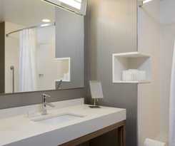 Hotel Courtyard By Marriott Holland Downtown