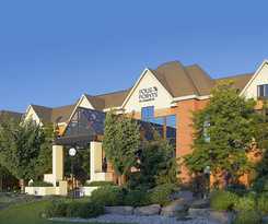 Four Points by Sheraton St. Catharines Niagara Suite