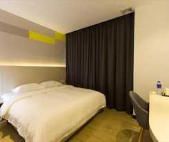 GreenTree Apartment Zhongshan City Shiqi District Zhongshan North Station Hubin North Road