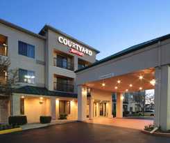 Courtyard By Marriott Dayton North