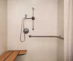 Hotel Country Inn and Suites by Radisson, Dubuque, IA