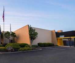 Park Inn by Radisson Sharon