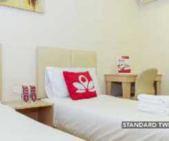 Hotel ZEN Rooms Charisma Hotel