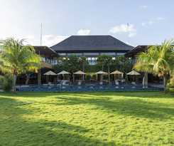 Hotel d’Nusa Beach Club and Resort