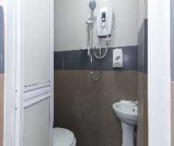 OYO 211 Hotel Pritty