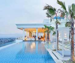 Art Deco Luxury and Residence