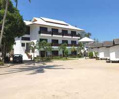 Mac's Bay Resort