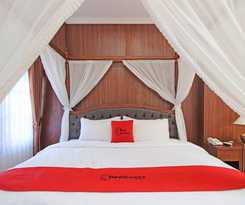 Hotel RedDoorz Premium near Solo Grand Mall