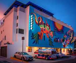 Nomads Party Hotel and