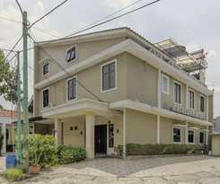 Reddoorz Plus Near Lippo Cikarang Mall
